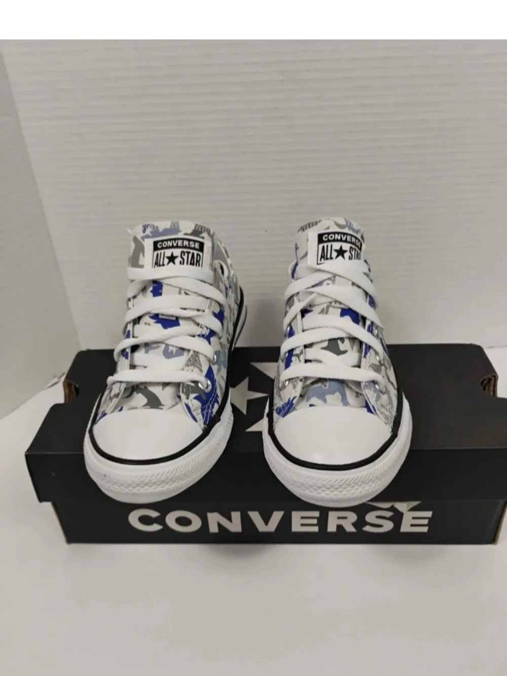 Converse Kids Low Top Shark Print Sneaker - White/Blue